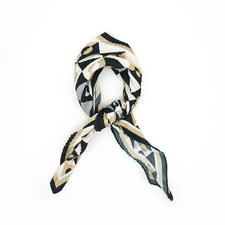 Pārbaudiet crinkled Bandana S031