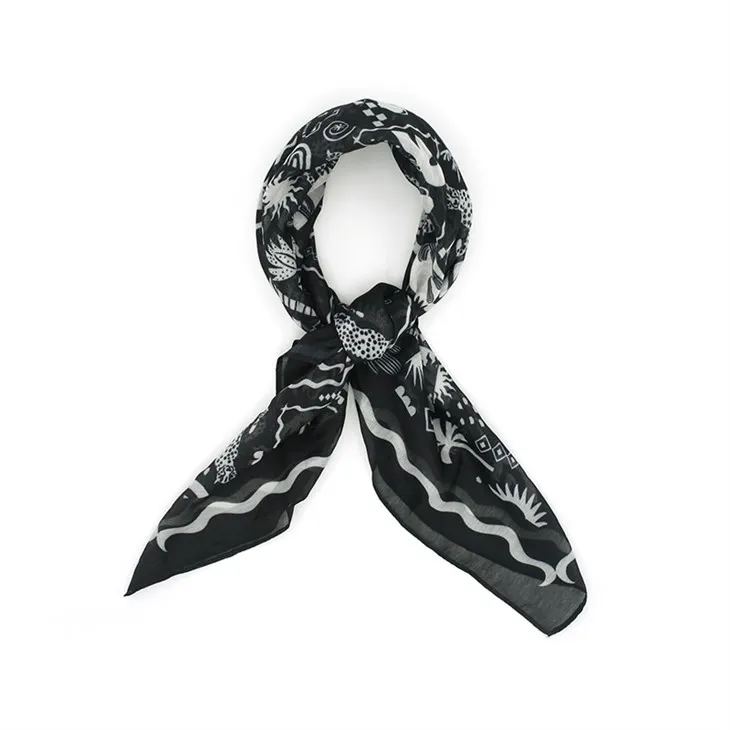 Melna grafiskā drukas bandana S051