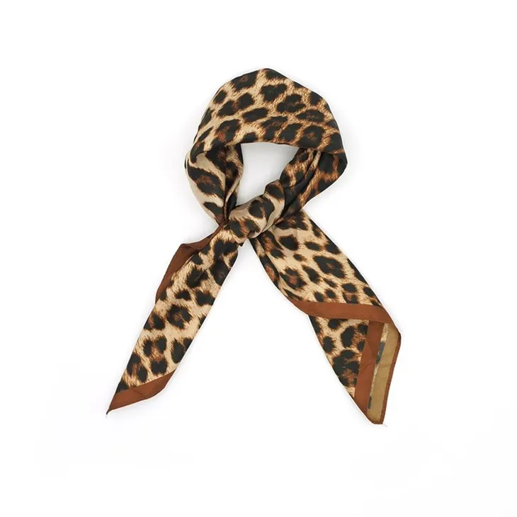 Leoparda bandana S040