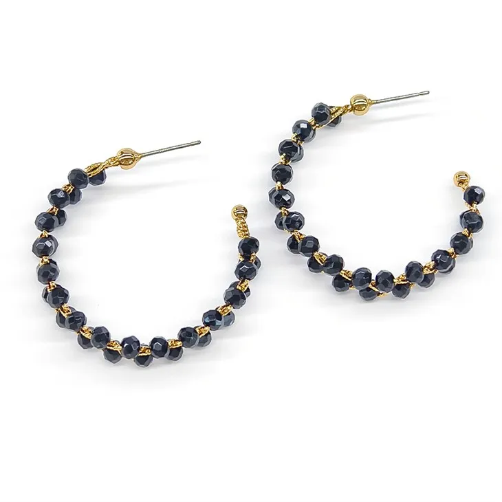 Melnas krelles stīpas auskars